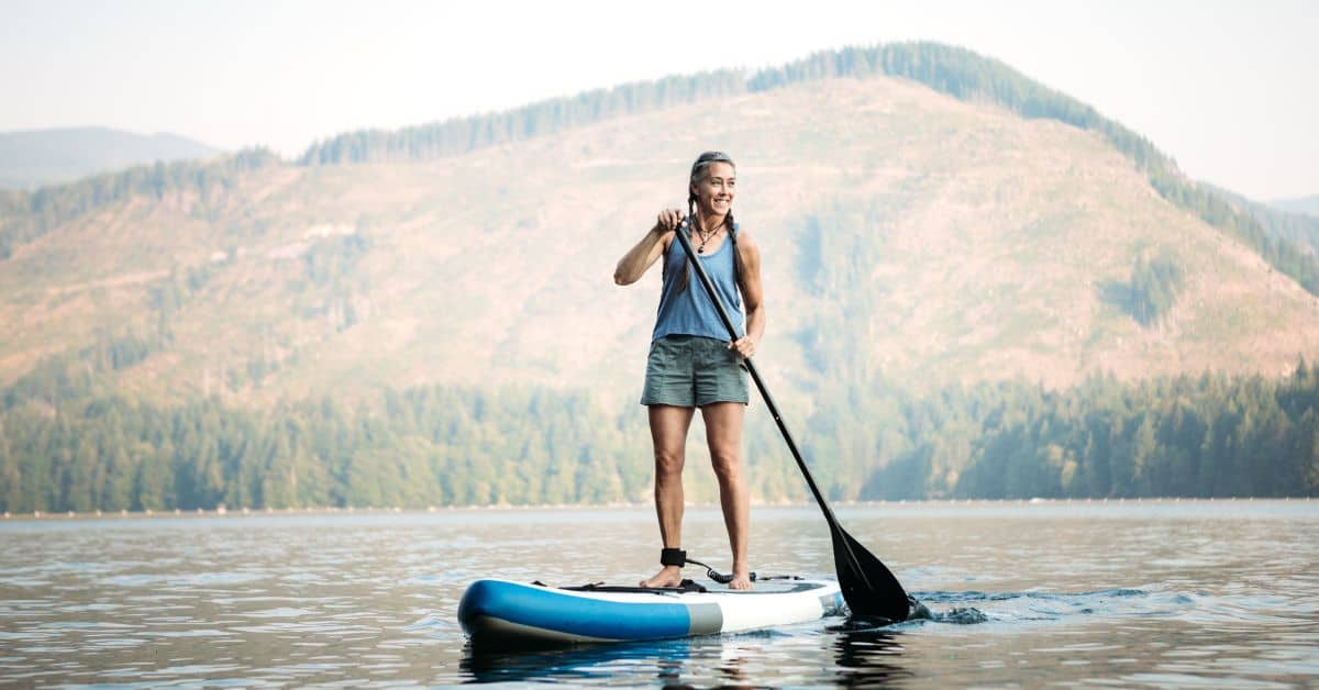 How to paddle board