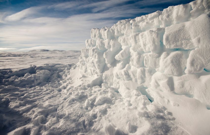 Snow wall