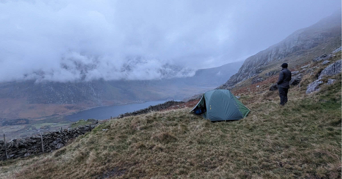 Winter Camping in the UK_ Safety Tips & Essential Gear Guide Winter Camping in the UK_ Safety Tips & Essential Gear Guide